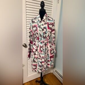Hello Kitty Robe Womans S/M. Soft pretty colors with pockets on each side.